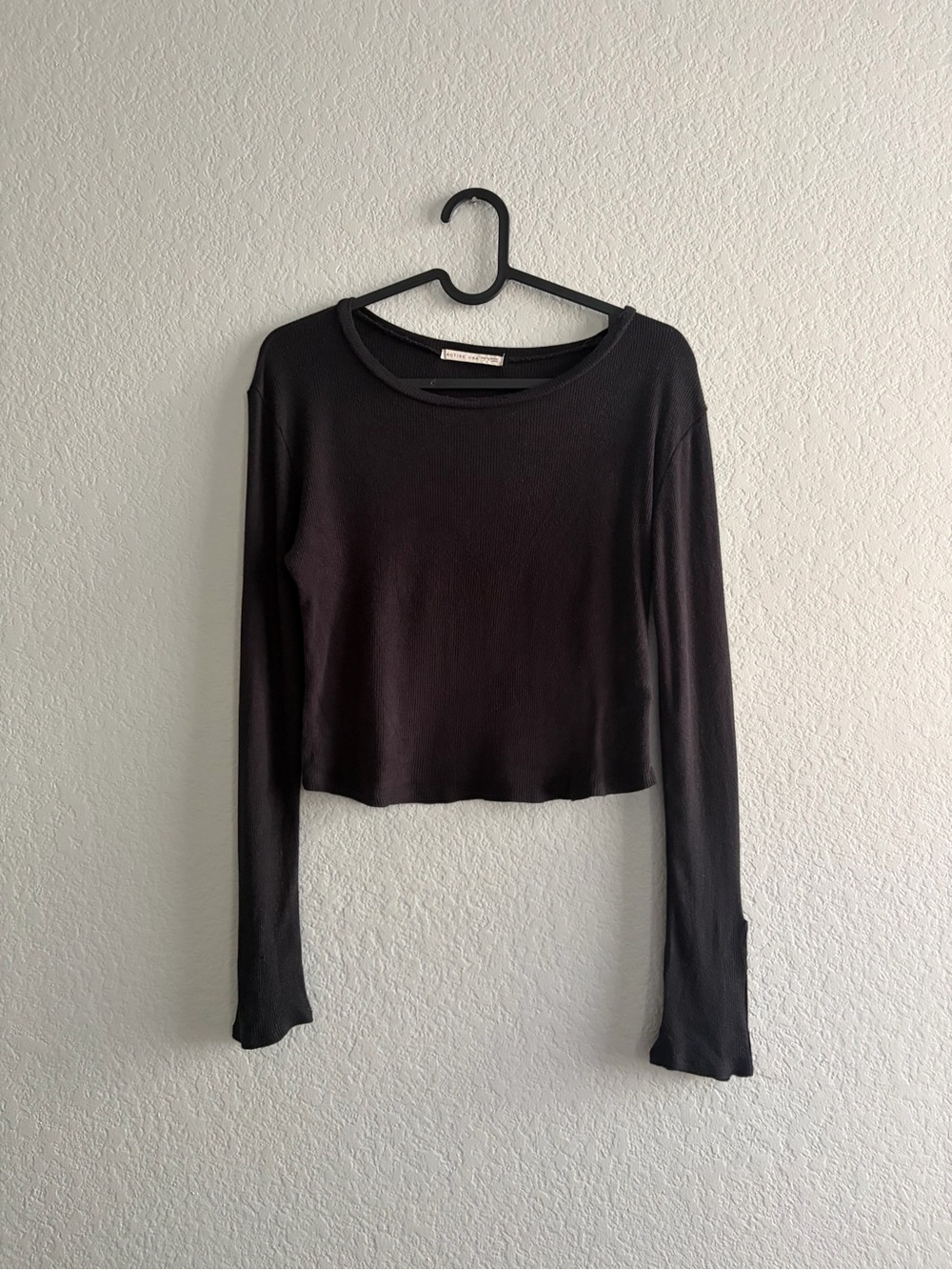 Active USA Black Long-Sleeve Cropped Sweater